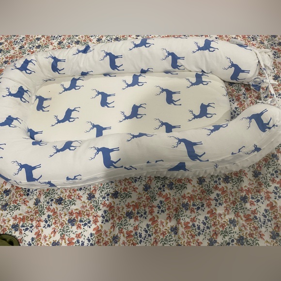 Halo bassinet , mamaroo and dockatot - Picture 1 of 8